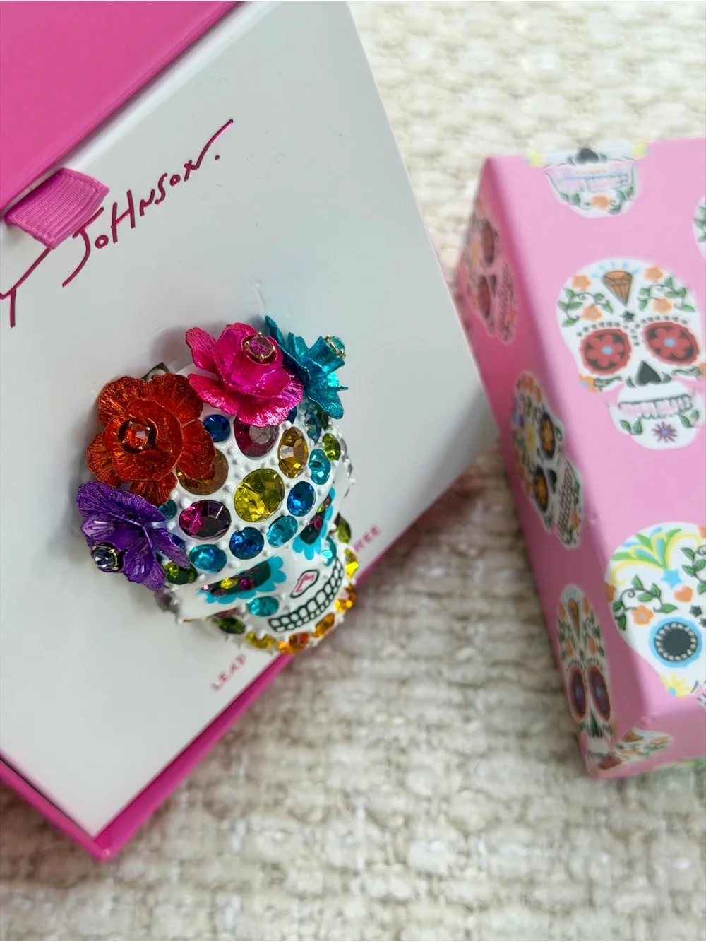 Betsey Johnson Dia De Los Muertos Skull Brooch Pin Crystal Flower White Enamel